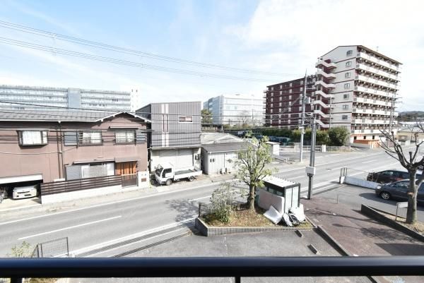 �y���]�z�@