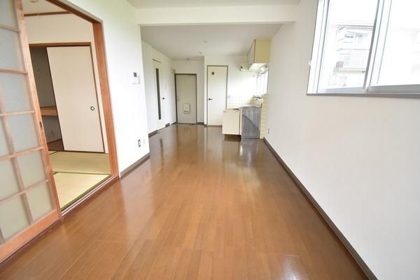 �y�����E���r���O�z�@