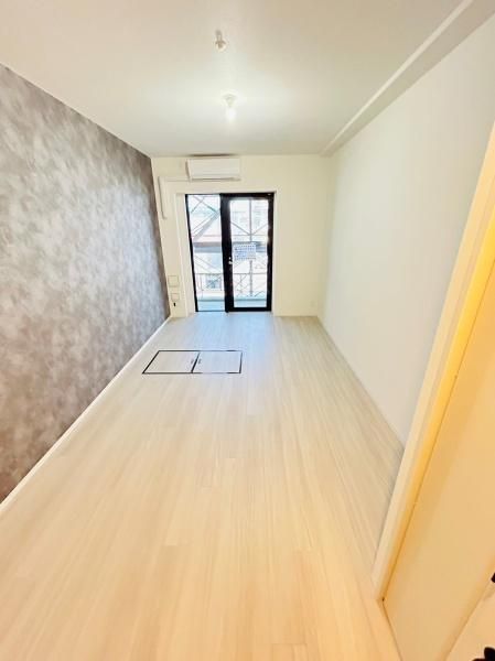 �y���]�z�@