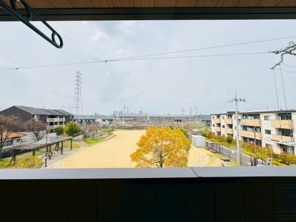 �y���]�z�@