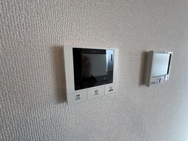 �y�Z�L�����e�B�z�@