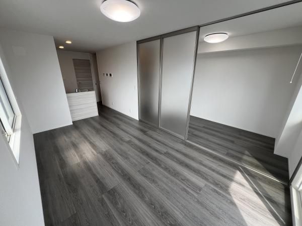 �y�����E���r���O�z�@