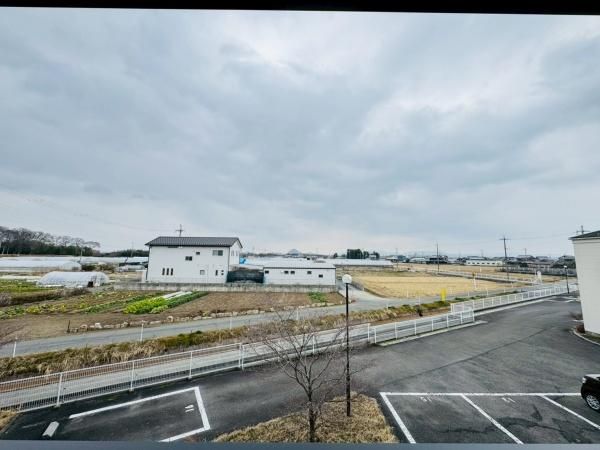 �y���]�z�@