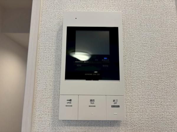 �y�Z�L�����e�B�z�@