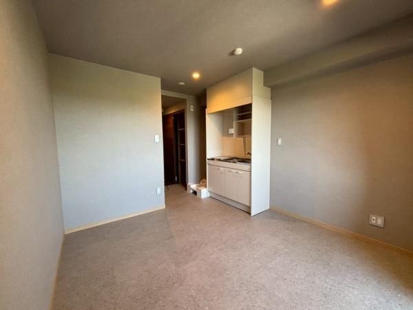 �y�����E���r���O�z�@