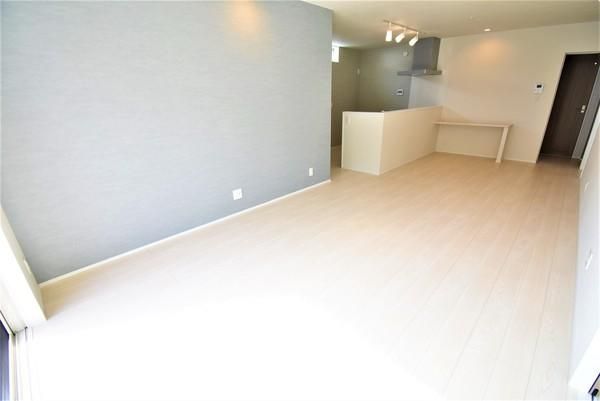 �y�����E���r���O�z�@