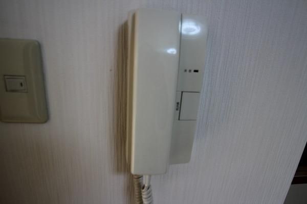 �y�Z�L�����e�B�z�@