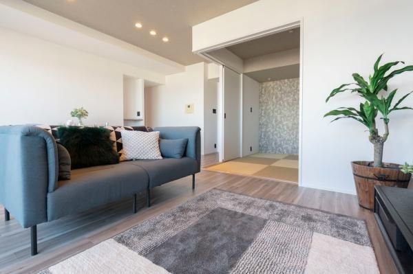 �y�����E���r���O�z�@