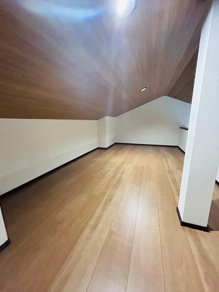 �y�����E���r���O�z�@