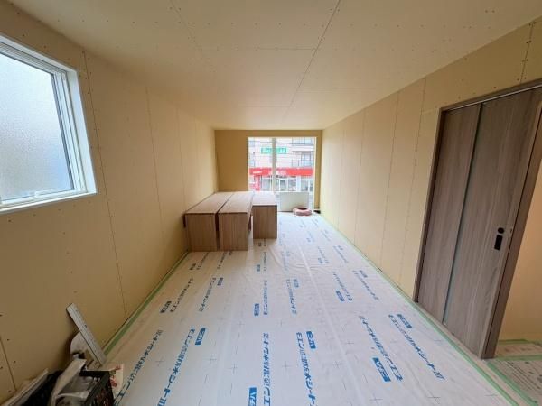 �y�����E���r���O�z�@