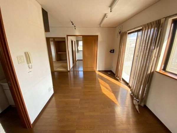 �y�����E���r���O�z�@