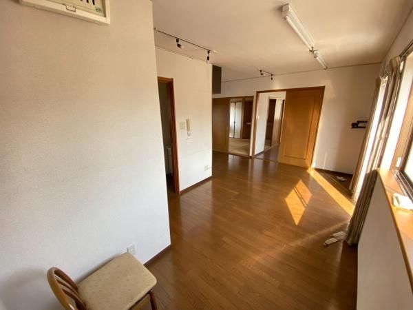 �y�����E���r���O�z�@