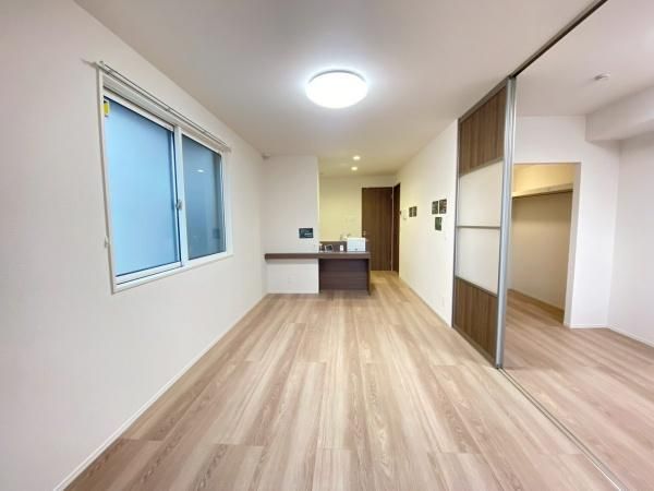 �y�����E���r���O�z�@