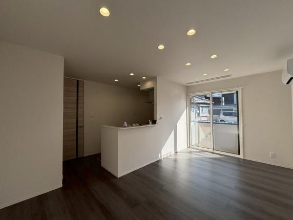 �y�����E���r���O�z�@