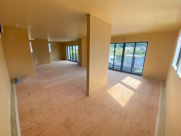 �y�����E���r���O�z�@