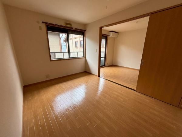 �y�����E���r���O�z�@