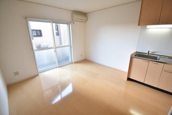 �y���̑��ݔ��z�@