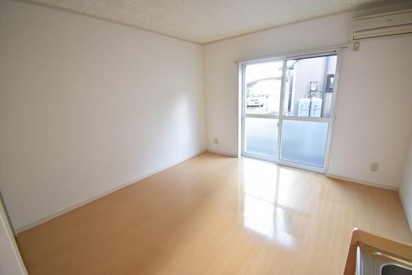 �y�����E���r���O�z�@