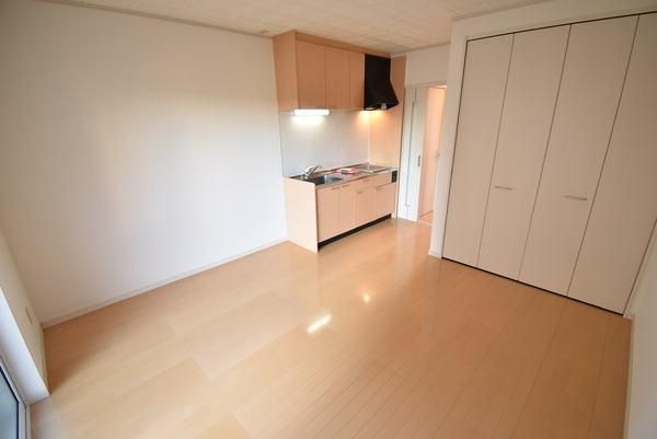 �y�����E���r���O�z�@