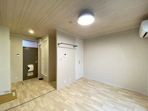 �y�����E���r���O�z�@