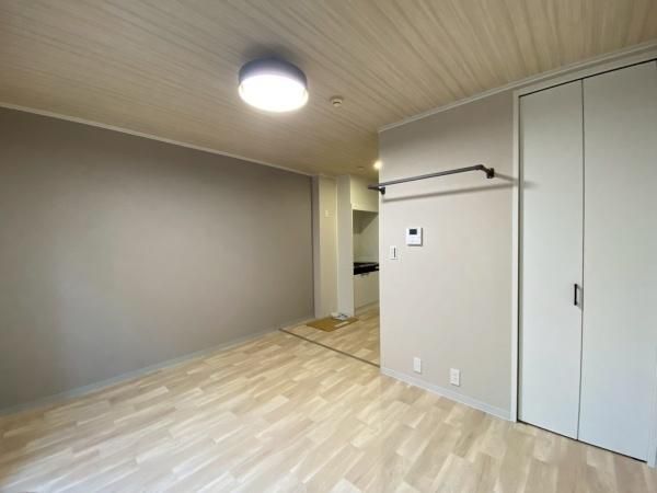 �y�����E���r���O�z�@