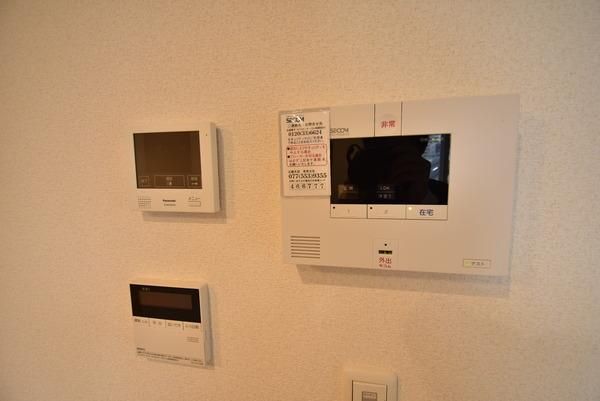 �y�Z�L�����e�B�z�@���d�l�ʐ^