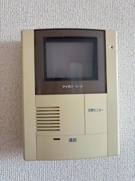 �y�Z�L�����e�B�z�@