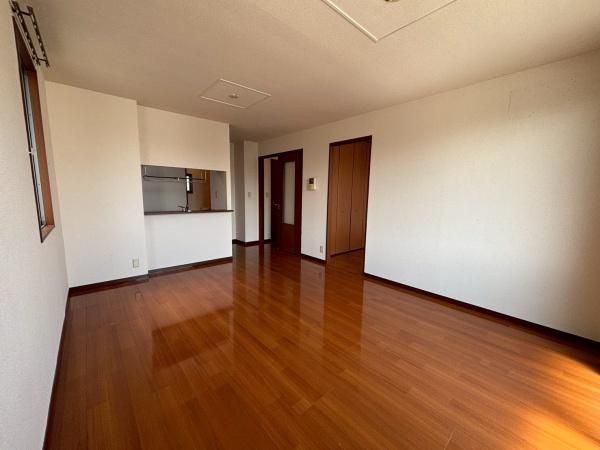 �y�����E���r���O�z�@