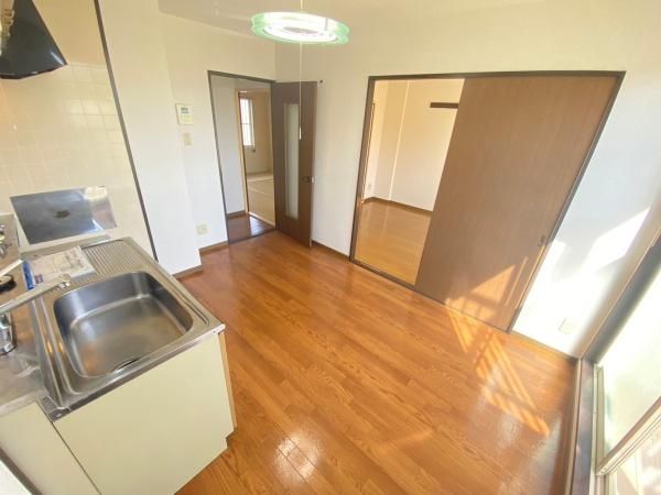 �y�����E���r���O�z�@