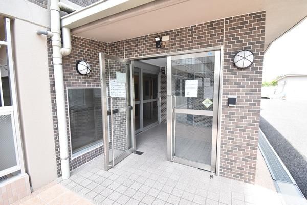 �y�Z�L�����e�B�z�@