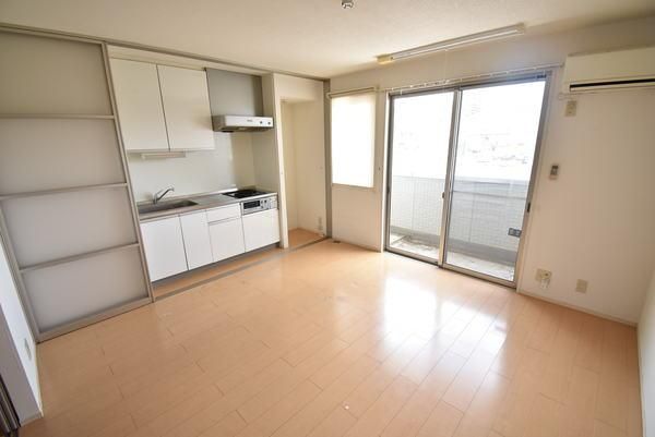 �y�����E���r���O�z�@