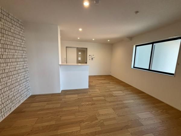 �y�����E���r���O�z�@