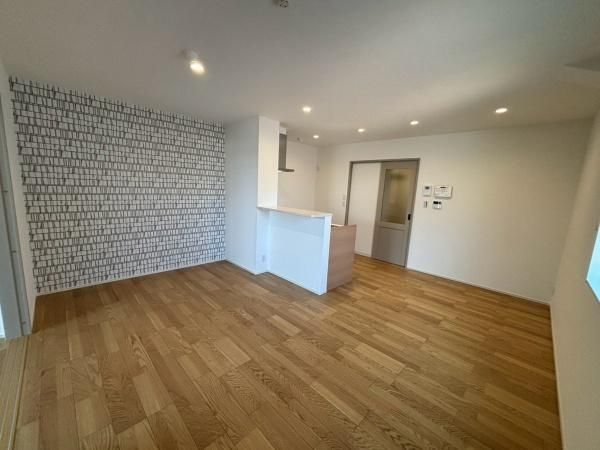 �y�����E���r���O�z�@