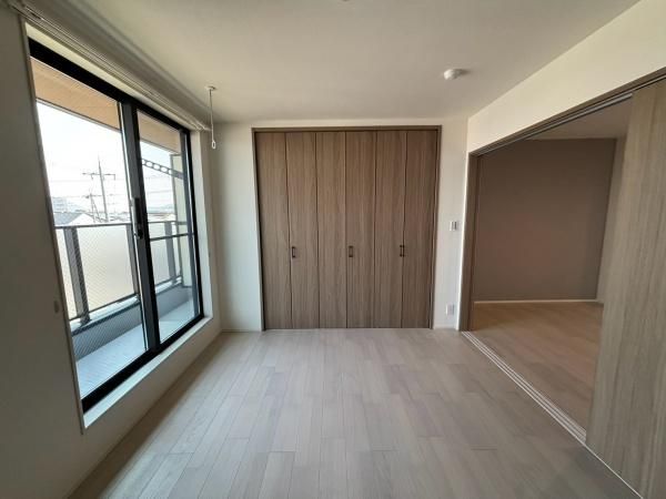 �y���]�z�@