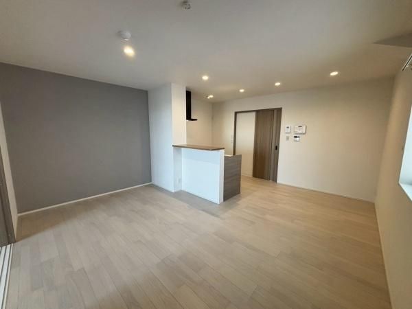 �y�����E���r���O�z�@