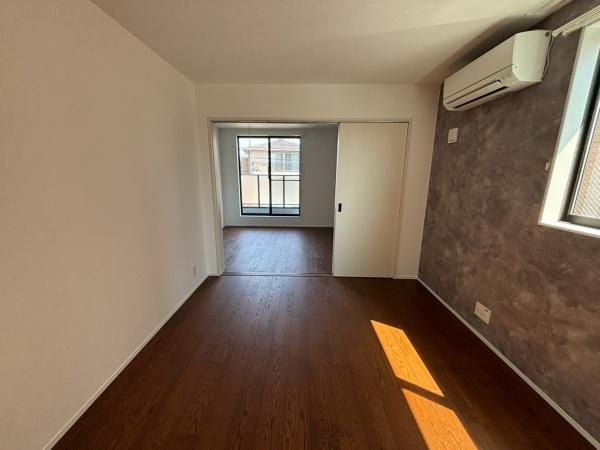 �y�����E���r���O�z�@