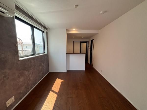 �y�����E���r���O�z�@