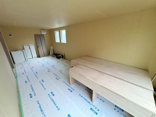 �y�����E���r���O�z�@