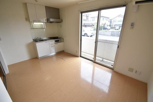 �y�����E���r���O�z�@