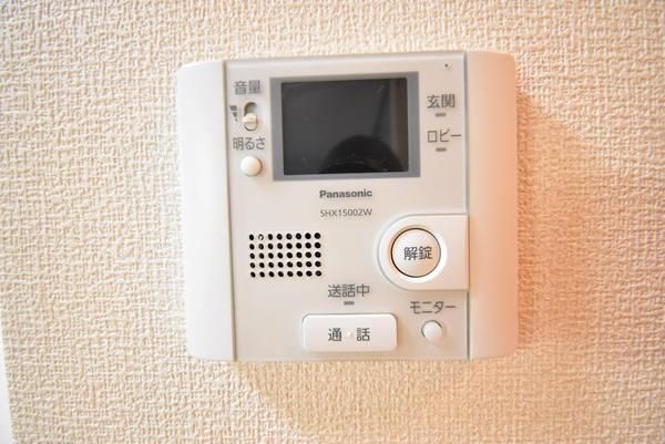 �y�Z�L�����e�B�z�@