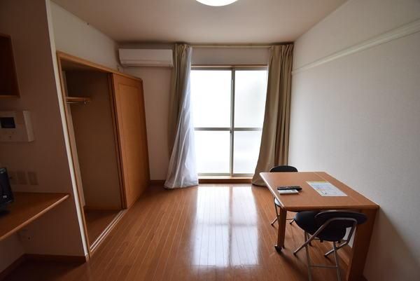 �y�����E���r���O�z�@