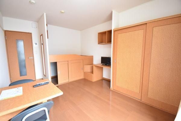 �y�����E���r���O�z�@