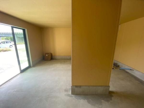 �y�����E���r���O�z�@