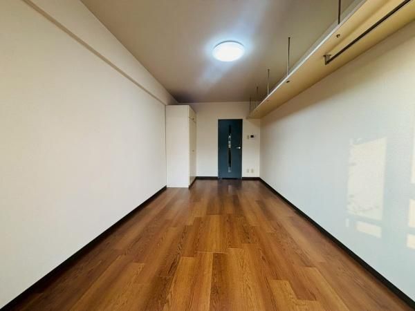 �y�����E���r���O�z�@