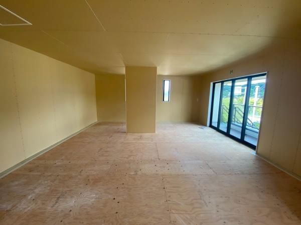 �y�����E���r���O�z�@