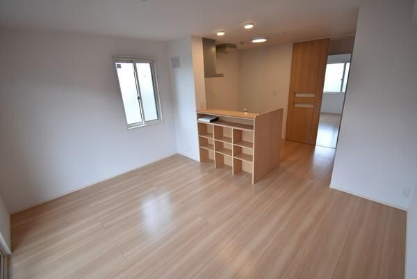 �y�����E���r���O�z�@���������ʎ���