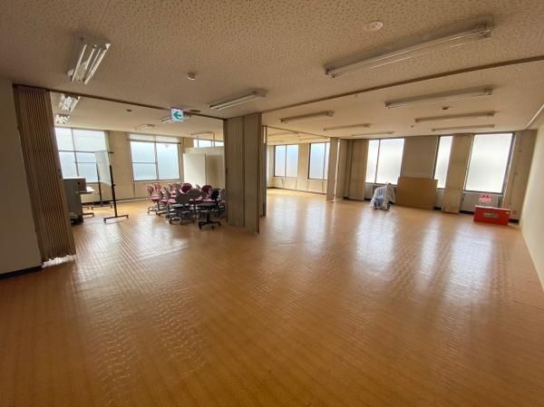 �y�����E���r���O�z�@