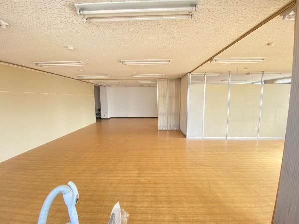 �y�����E���r���O�z�@