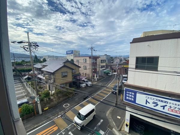 �y���]�z�@