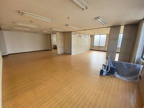 �y�����E���r���O�z�@